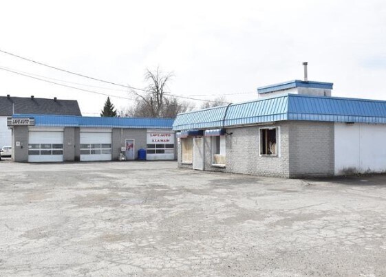 180 Av D'argenteuil, Lachute, QC for sale Primary Photo- Image 1 of 1