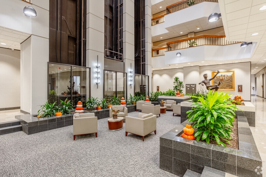 16475 N Dallas Pky, Addison, TX à louer - Photo intérieure - Image 3 de 14