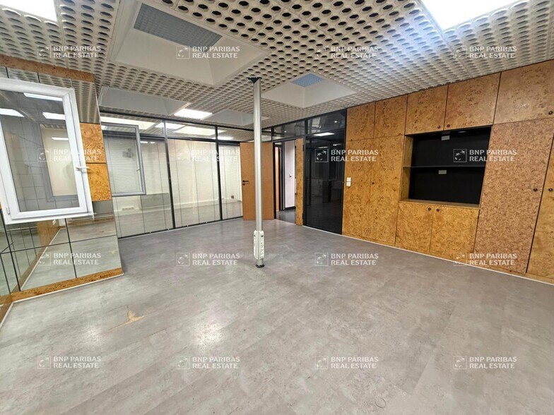 20 Rue Baron, Paris for sale - Interior Photo - Image 3 of 11