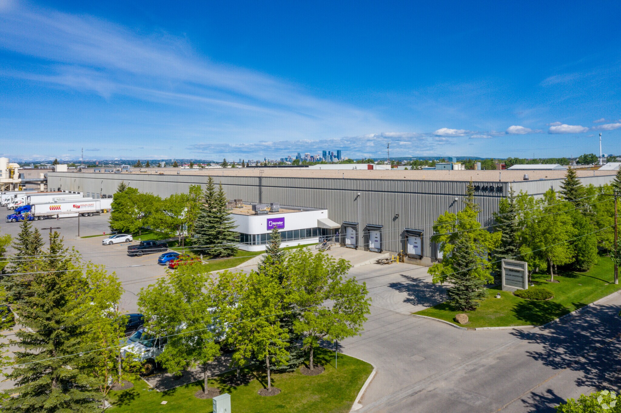 7139 44th St SE, Calgary, AB for lease Primary Photo- Image 1 of 4