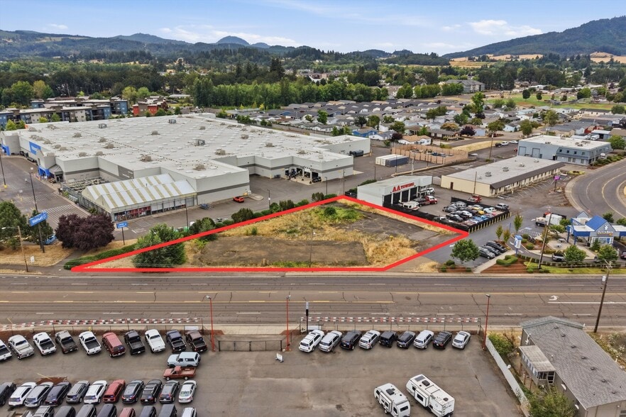 3200 S Santiam Hwy, Lebanon, OR for sale - Building Photo - Image 2 of 5