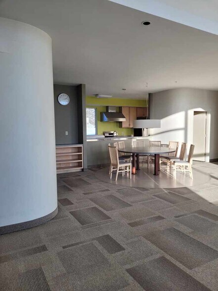 1744 Farmers Loop Rd, Fairbanks, AK à vendre - Photo du bâtiment - Image 2 de 25