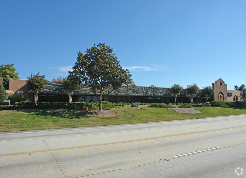 6855 Jimmy Carter Blvd, Norcross, GA à vendre - Photo du bâtiment - Image 2 de 3