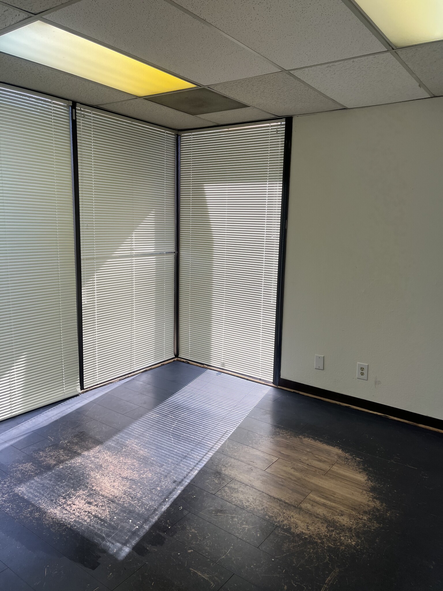 3529 Old Conejo Rd, Newbury Park, CA à louer Photo intérieure- Image 1 de 5