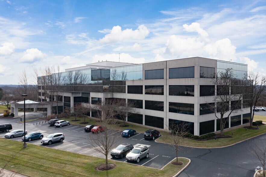 2000 Eastman Dr, Milford, OH à vendre - Photo du bâtiment - Image 2 de 12