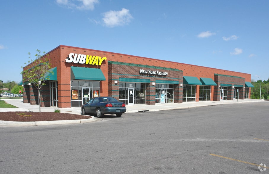 4209-4409 Blue Pky, Kansas City, MO for lease - Building Photo - Image 3 of 9