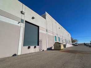 10365 Railroad Dr, El Paso, TX à vendre Photo du bâtiment- Image 2 de 7