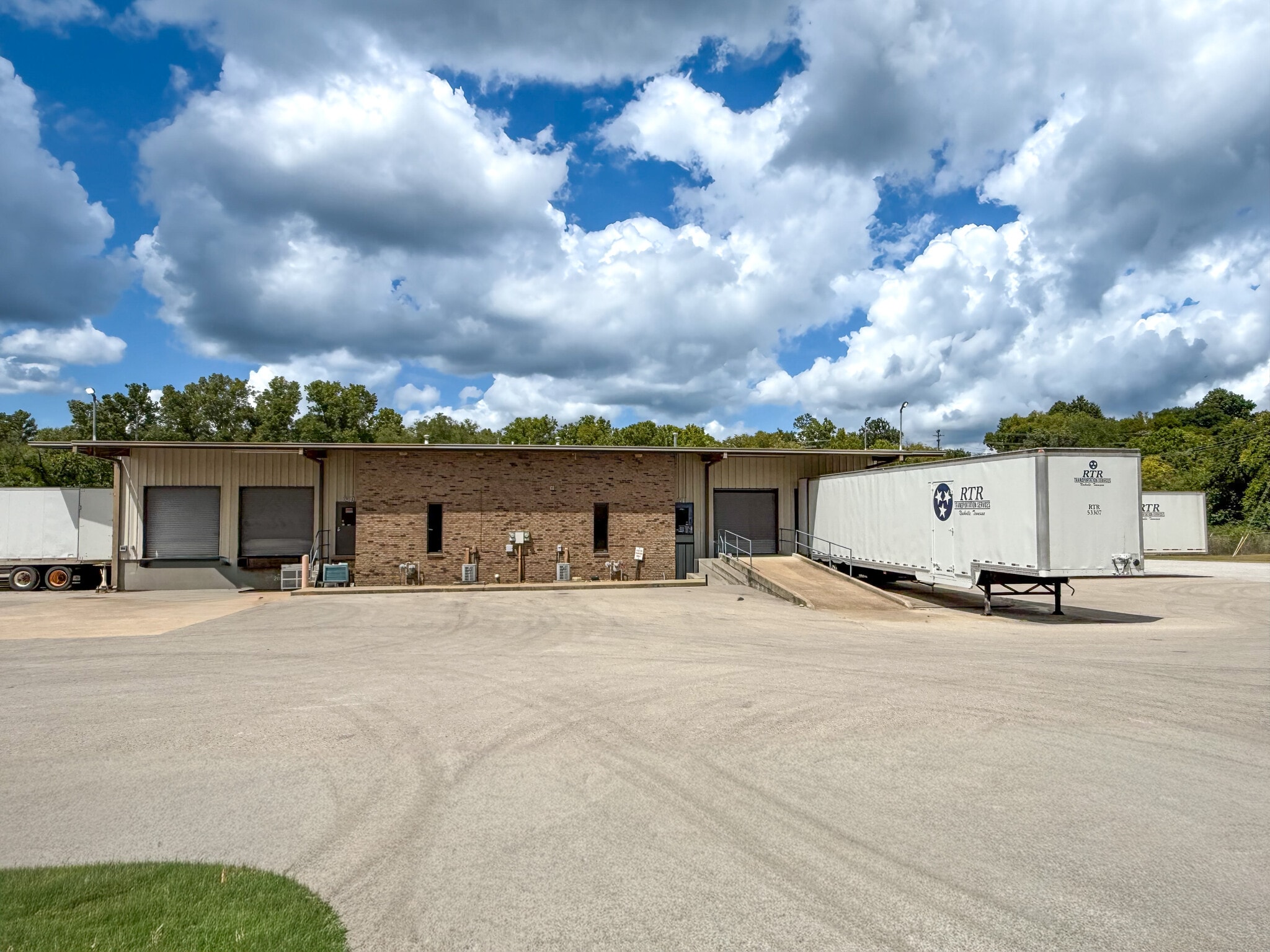 1217 Tradewinds Dr, Columbia, TN for sale Building Photo- Image 1 of 3
