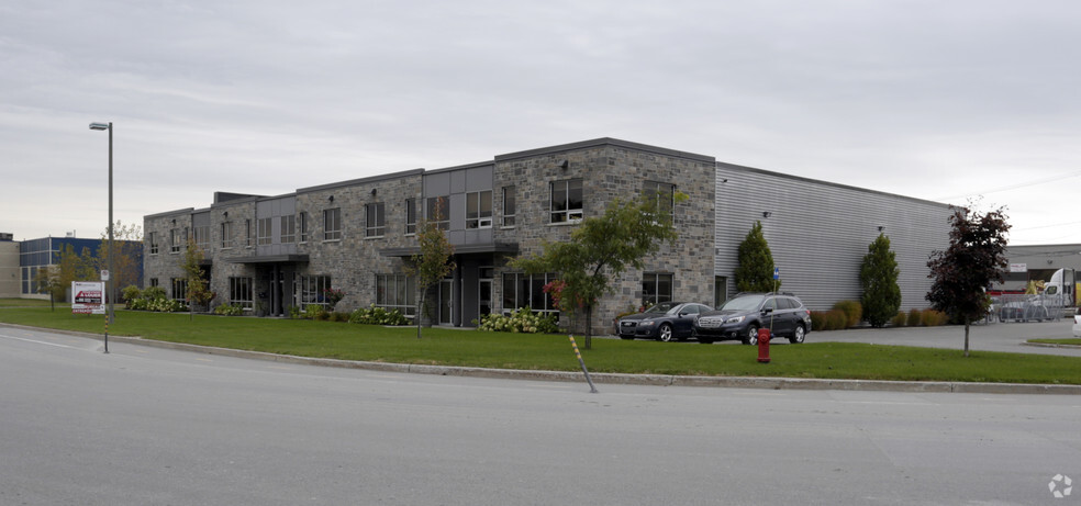 1100-1116 Rue Armand-Bombardier, Terrebonne, QC for sale - Building Photo - Image 3 of 4