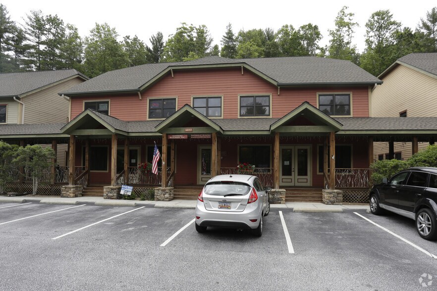 3077 US Highway 64 E, Sapphire, NC à louer - Photo du bâtiment - Image 3 de 4