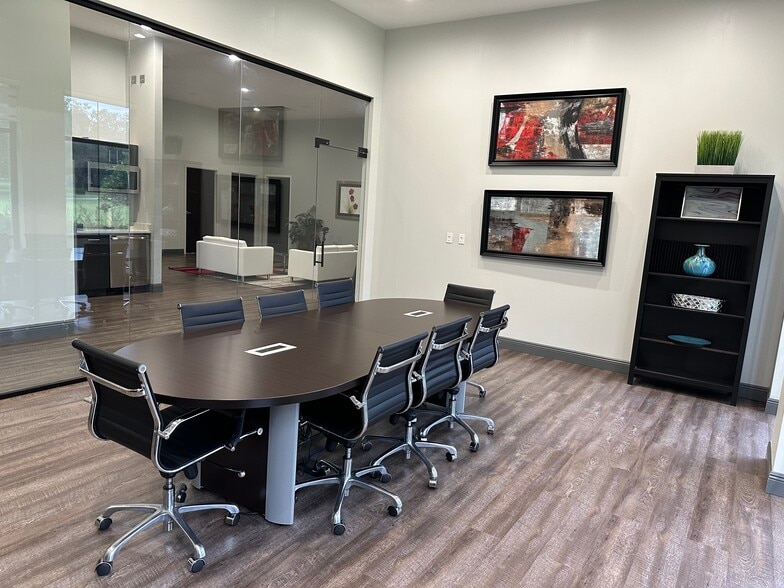 952 International Pky, Lake Mary, FL à louer - Photo du bâtiment - Image 2 de 12