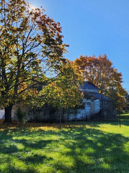 795 S Middlebush Rd, Franklin Park, NJ à vendre - Photo du bâtiment - Image 2 de 5