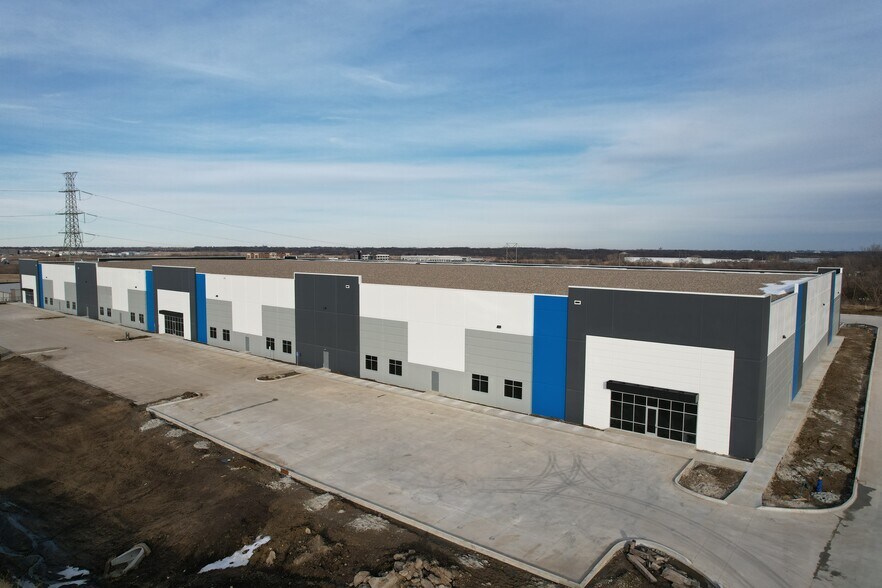 7055-7125 SE Delaware Ave, Ankeny, IA à louer - Photo du bâtiment - Image 3 de 7