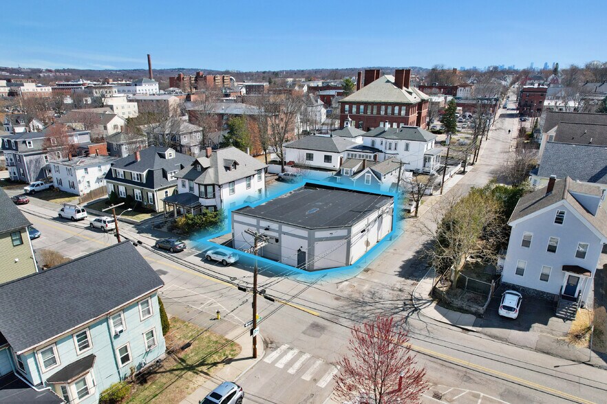 62 Adams St, Waltham, MA à vendre - Photo du bâtiment - Image 1 de 8