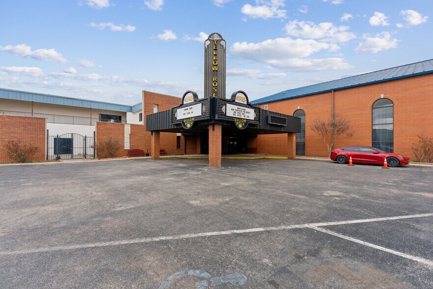 1005 SW 4th St, Moore, OK à vendre - Photo du bâtiment - Image 3 de 30
