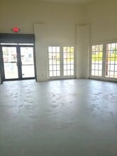 3610-3612 University Blvd W, Kensington, MD for lease Interior Photo- Image 2 of 7