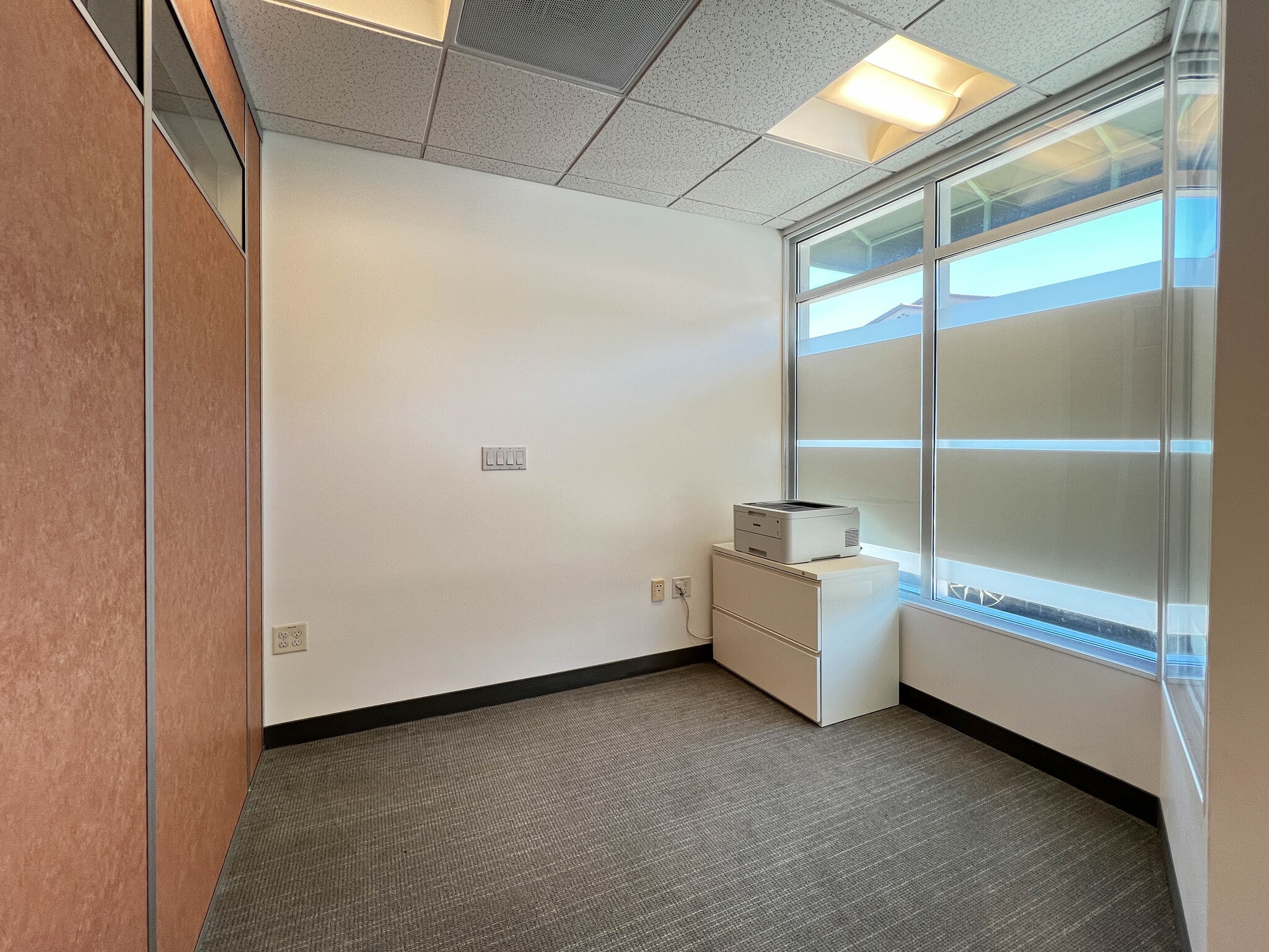 542 El Camino Real, San Carlos, CA for lease Interior Photo- Image 1 of 3