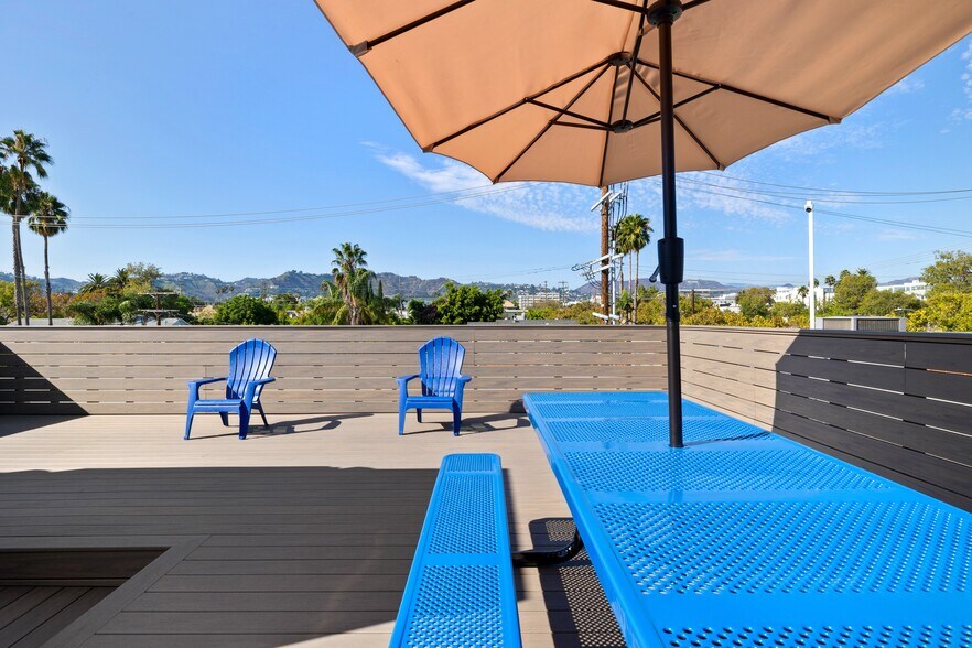 7207 Melrose Ave, Los Angeles, CA à louer - Photo du bâtiment - Image 2 de 17