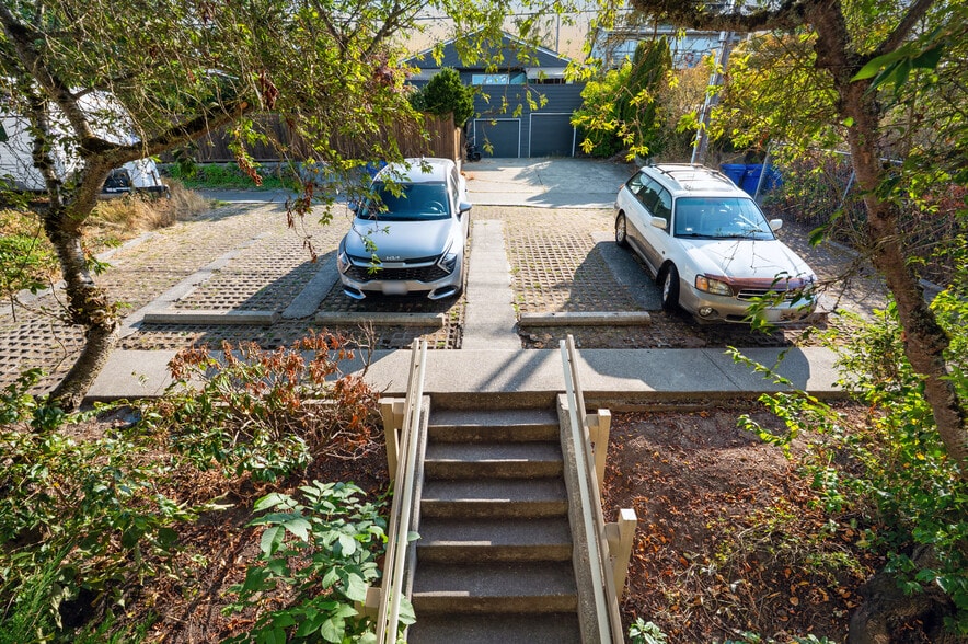 6042 Fauntleroy Way SW, Seattle, WA for sale - Building Photo - Image 2 of 14