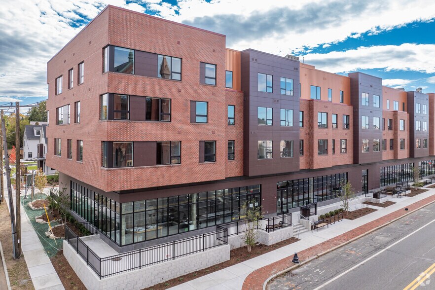 45 E Central St, Natick, MA à louer - Photo du bâtiment - Image 2 de 7
