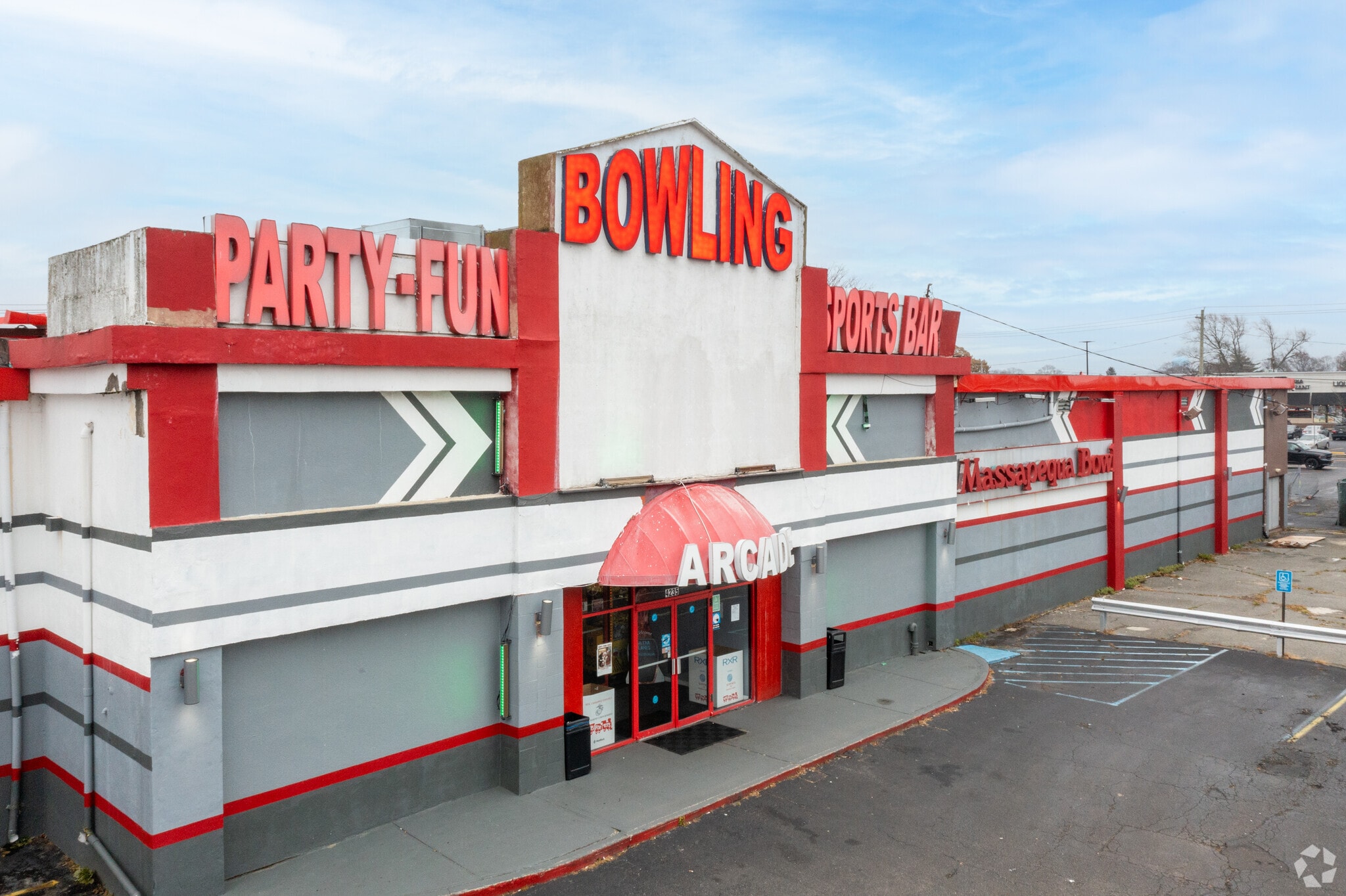 4235 Merrick Rd, Massapequa, NY for lease Building Photo- Image 1 of 4