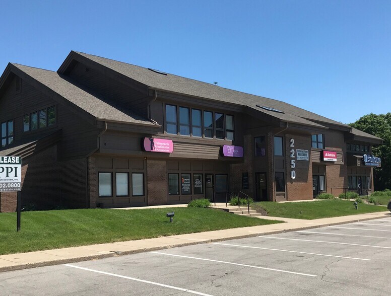 2250 W 86th St, Indianapolis, IN à louer - Photo du bâtiment - Image 2 de 8