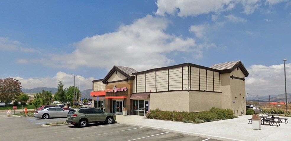 540 Tucker Rd, Tehachapi, CA à louer - Photo du bâtiment - Image 2 de 5