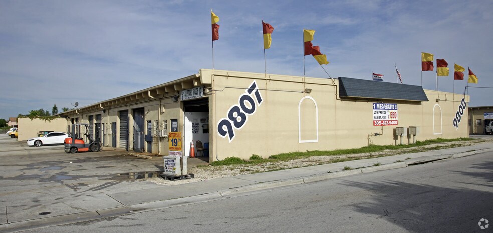 9807-9808 NW 80th Ave, Hialeah, FL à louer - Photo principale - Image 1 de 35