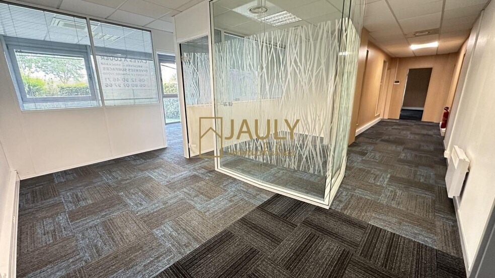 11 Rue De Courtalin, Magny-le-Hongre à louer - Photo du bâtiment - Image 2 de 13