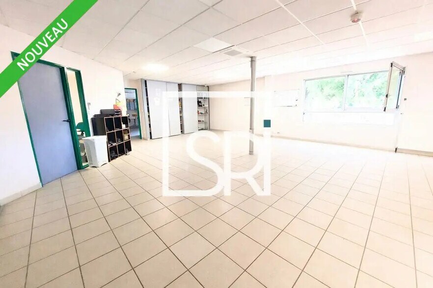Office in Clermont-Ferrand for lease - Interior Photo - Image 1 of 12