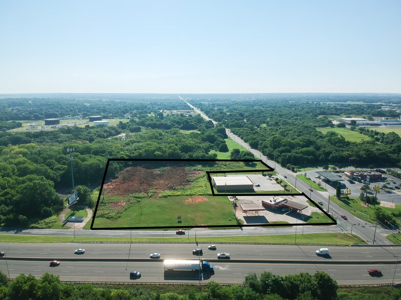 2601 NE 10th St, Oklahoma City, OK for sale - Aerial - Image 2 of 6