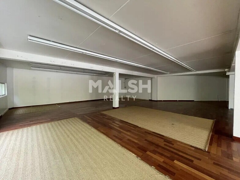 Commerce de détail dans CHAMPAGNE-AU-MONT-D'OR à louer - Photo intérieure - Image 2 de 7