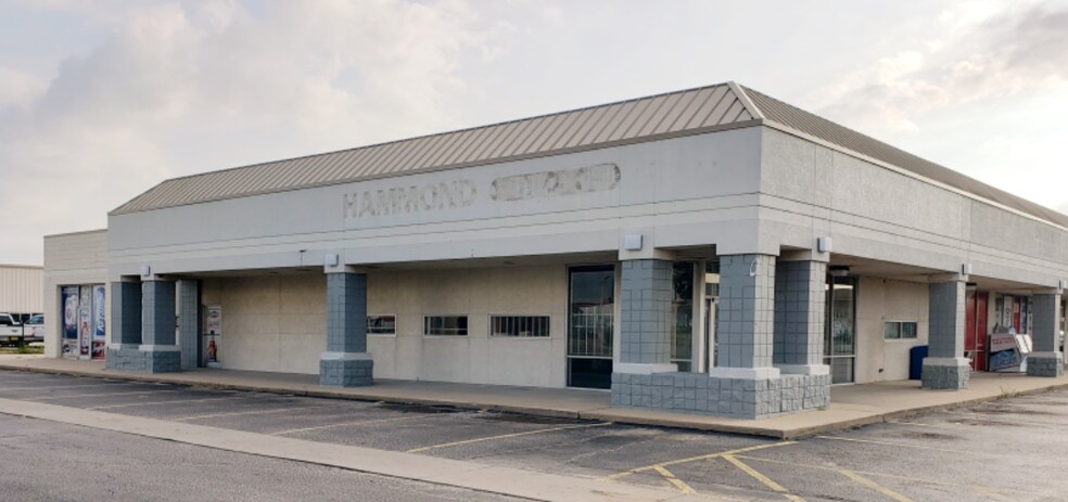 8909 W Kellogg Dr, Wichita, KS à louer - Photo du bâtiment - Image 2 de 16