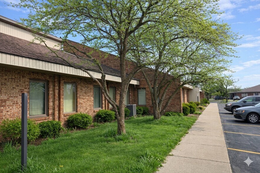 8923 Broadway, Merrillville, IN à louer - Photo du bâtiment - Image 3 de 4