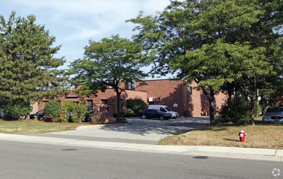 395 Brunel Rd, Mississauga, ON à vendre - Photo principale - Image 1 de 2