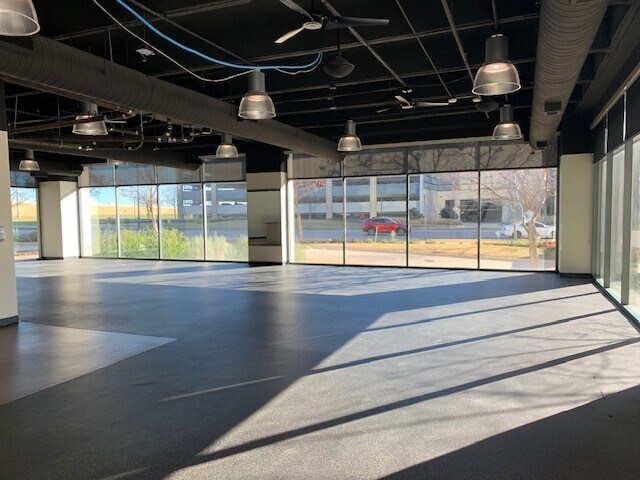 3661 N Plano Rd, Richardson, TX à louer - Photo intérieure - Image 2 de 30