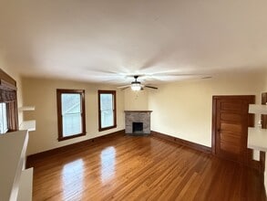 224 NW 2nd Ave, Gainesville, FL for lease Interior Photo- Image 2 of 5