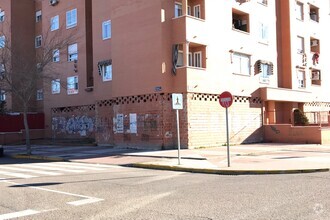 Retail in Humanes de Madrid, MAD for lease Interior Photo- Image 1 of 3