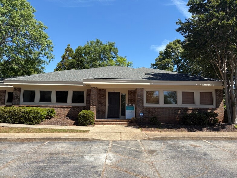 62 Bear Dr, Greenville, SC for lease - Primary Photo - Image 1 of 2