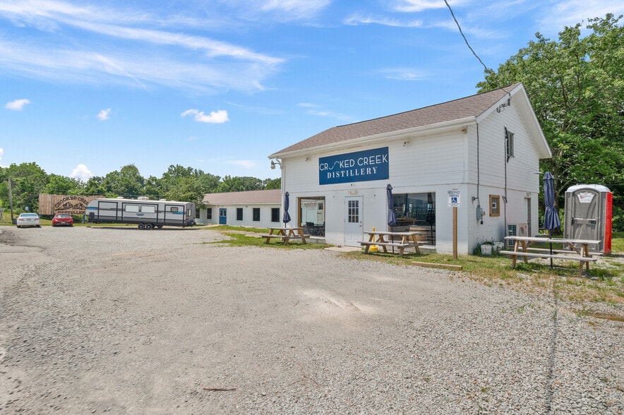 2006 Mount Pleasant Rd, Greensburg, PA à vendre - Photo du bâtiment - Image 2 de 29