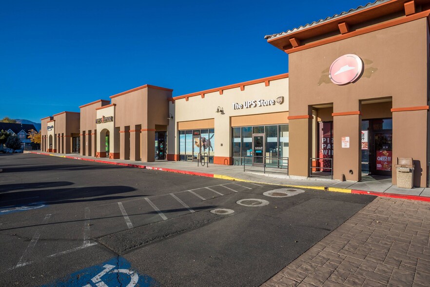 Waterloo Ln, Gardnerville, NV à louer - Photo du bâtiment - Image 3 de 19