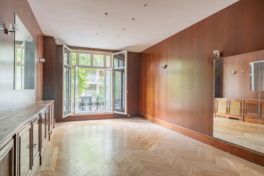 Immeuble residentiel dans Paris à vendre - Photo intérieure - Image 3 de 12