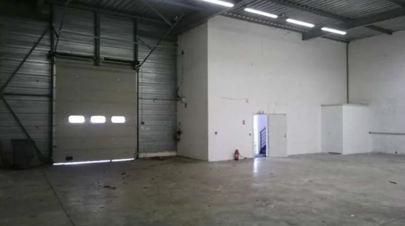 Flex in Tremblay-en-France for lease Interior Photo- Image 1 of 6