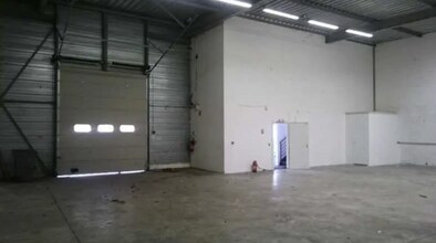 Flex in Tremblay-en-France for lease Interior Photo- Image 1 of 6