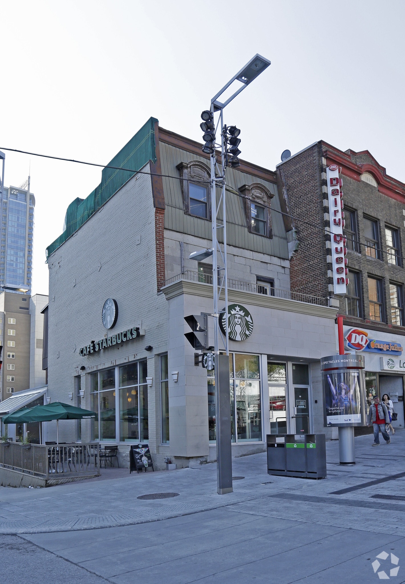 264 Rue Sainte-Catherine O, Montréal, QC à louer Photo principale- Image 1 de 3