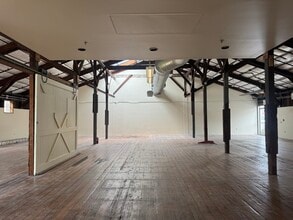 1163-1167 Gorgas Ave, San Francisco, CA for lease Interior Photo- Image 2 of 5