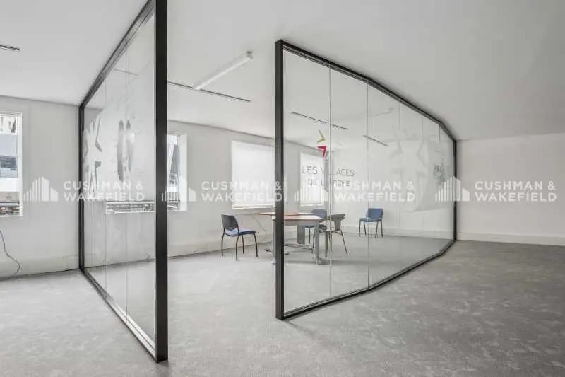 Office in Puteaux for lease Interior Photo- Image 1 of 2