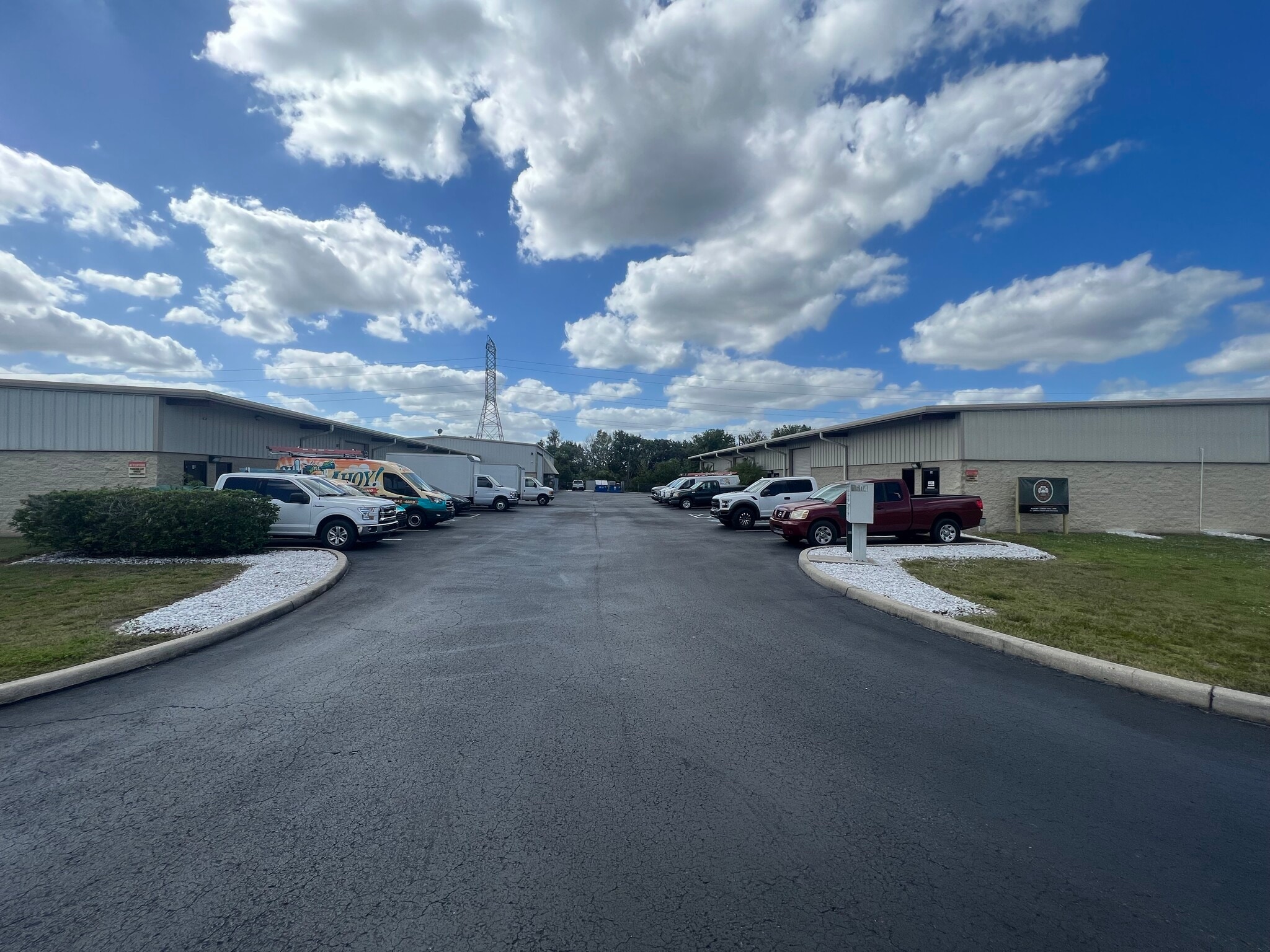 7604 Industrial Ln, Tampa, FL for lease Primary Photo- Image 1 of 5