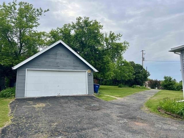 400 N Genesee St, Wittenberg, WI à vendre - Photo du bâtiment - Image 3 de 6