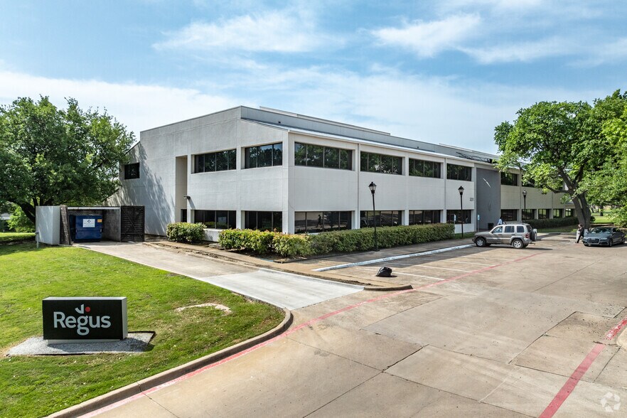 320 Decker Dr, Irving, TX à vendre - Photo du bâtiment - Image 2 de 51